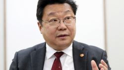 “그냥 쉼, 청년 50만…저출산 해법, 좋은 일자리부터 만들어야”[ESF2025]