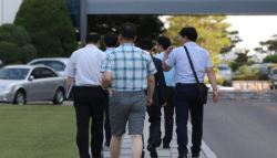 창사 53년 만에 반바지 출근 허용한 '대기업', 어디?