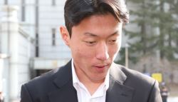 ‘불법촬영 혐의’ 황의조 항소심 시작...피해자 공탁 거부
