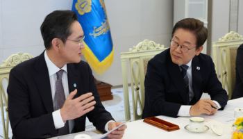 이재용 “청소년에게 꿈 줘야”…삼성, 10만명 학생에 AI 교육 나선다
