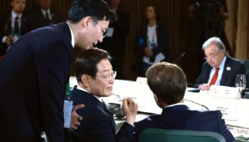 유인태 "이재명 첫 외교 잘했다…여사가 쇼핑도 안 해"