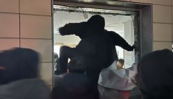 ‘서부지법 폭동’ 녹색점퍼남, 징역 3년 6개월…가담자 중 최고형