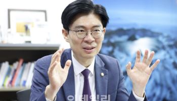 野 조정훈 “김용태, 전권 갖고 혁신위원장 맡아야”