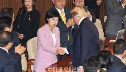 "트럼프, '엄지 척' 바라나"...추미애, '美 이란 핵시설 공격' 비판