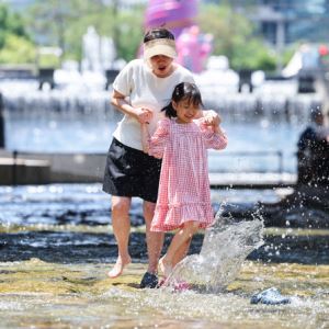 폭우 뒤 찾아온 `땡볕더위`…제주엔 밤부터 빗방울 [오늘날씨]