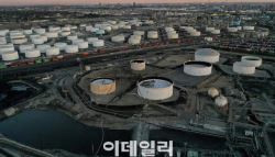 이란-미국 '약속대련'에…국제유가 7% 급락(종합)