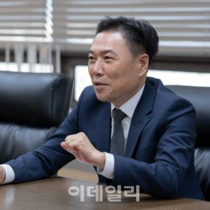 中임플란트 ‘반값 후폭풍’… 디오, 현지공장·디지털로 반격
