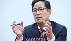 "그 질문만은"...'25만원 필요없다' 박수영 논란에 동료 의원 진땀