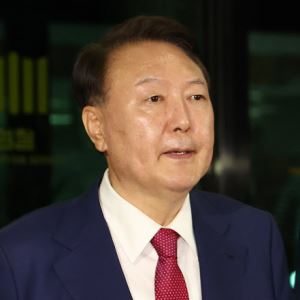 '압수수색·소환·영장청구' 尹 부부 향한 3특검 칼끝