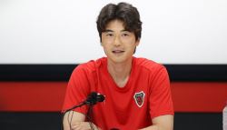 기성용, '성폭행 의혹 제기' 2명에 일부 승소 “1억 받아야”