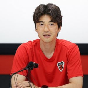 기성용, '성폭행 의혹 제기' 2명에 일부 승소 “1억 받아야”