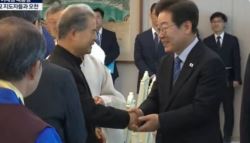 이재명 대통령에…"참모는 코피, 李는 귀에서 피" 농담도