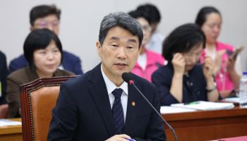 교육위 전체회의, '답변하는 이주호 부총리'