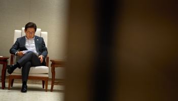 “집값 잡고, 경제 살릴까”…서점가, 이재명 관련서 봇물
