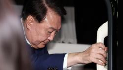 "윤석열 방에 에어컨 놔달라" 민원 빗발...과거 朴 "몸 다 부서져"