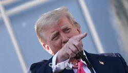 트럼프 “EU·멕 수입품에 30% 관세”…EU·멕 “보복보다 협상 집중”(종합)
