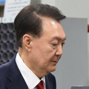 강득구 “尹, ‘방이 좁다’ ‘운동시간 없다’ 감옥서 투덜대”