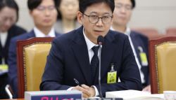 여야 “한국형 AI 쉽지 않아” vs 배경훈 “최고 수준 목표”