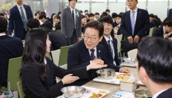 돈은 마귀 李대통령에...재판부터 vs 김건희 명품백은?