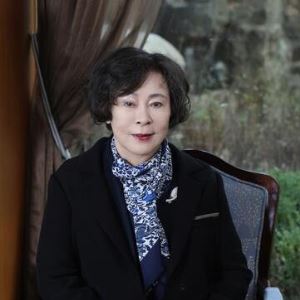롯데그룹 상속녀 신영자, 730억원 주식 처분…무슨 일