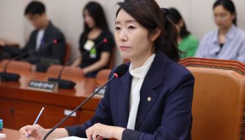 "동지들에게 갑질"…與 내부서도 강선우 부정여론 '확산'