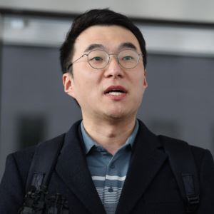 `99억 코인 미신고` 김남국, 2심서도 눈물…"공직에서 일할 기회를"