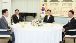 국힘 "집중호우 초토화, 李대통령 '감자전 만찬'이 웬말?"