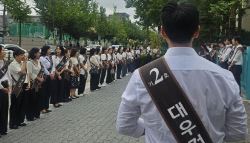 저희를 선택해 주세요…강남에 뜬 대기업 직원들, 무슨 일?