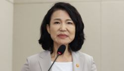 “재난통에 여름휴가?”…휴가 반려된 이진숙 방통위원장