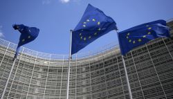 ECB, 금리인하 일단 중단…예금금리 2.00％ 동결(종합)