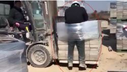 지게차 묶어 조롱해놓고 "평소 친한 사이"…가해자, 눈물로 호소