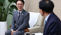 “새벽총리라고 했더니…새벽에 깼는지 확인전화 많이 와”