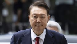 이소영 尹, 아파서 못 나온다?…李대통령, 칼 찔려도 재판 출석