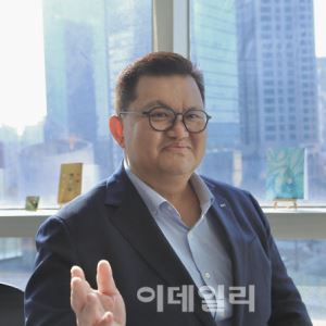 “유통산업 '디벨로퍼'로 접근해야…공간혁신으로 승부수”