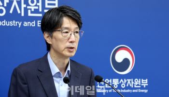 관세 불안에도 반도체 '훨훨'…7월 수출 ‘역대 최대’(종합)