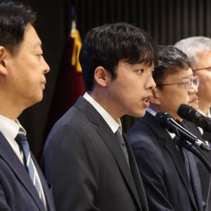 의대협, 비대위 해산…의대생 집단행동 사실상 마침표