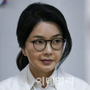 건진법사 법당서 김건희 예전 폰 발견…“혐의 연관성 없어” 주장