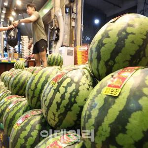 한 통에 3만원 넘었다…폭염에 줄줄이 인상