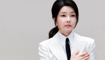 김건희 쓴 비화폰, 대통령급 등급 설정...등록명 ‘영부인님’