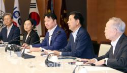 [포토]성장전략TF에서 발언하는 구윤철 경제부총리