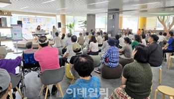 경기평화광장 북카페, 여름 피서 문화쉼터 '자리매김'