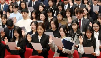 “교사도 학생도 가뭄”…임용 줄어드는 ‘좁은 문’ 현실