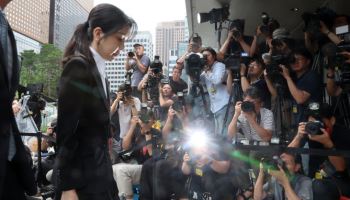 김건희 여사에 쏠린 관심