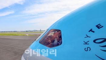 이학재 사장, 기내에에서 제2활주로 안전성 점검