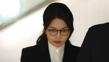 김건희 여사, 조서 열람 마친 뒤 귀가