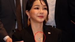 김건희, 또 바뀐 해명…"가짜 목걸이, 母에 선물하고 빌린 것"	