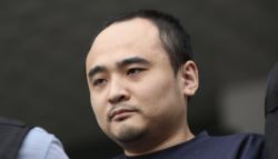 "모텔비 얼마?" 반말에 욱해 살인...감옥서도 교도관에 '박치기' [그해 오늘]	