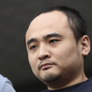 "모텔비 얼마?" 반말에 욱해 살인...감옥서도 교도관에 '박치기' [그해 오늘]