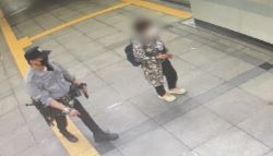 해외 직구로 구매…가짜 경찰복 차림으로 활보한 남성 검거