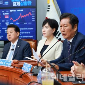 [포토]정청래, '김건희 내일 구속되길'                                                                                                                                                          
